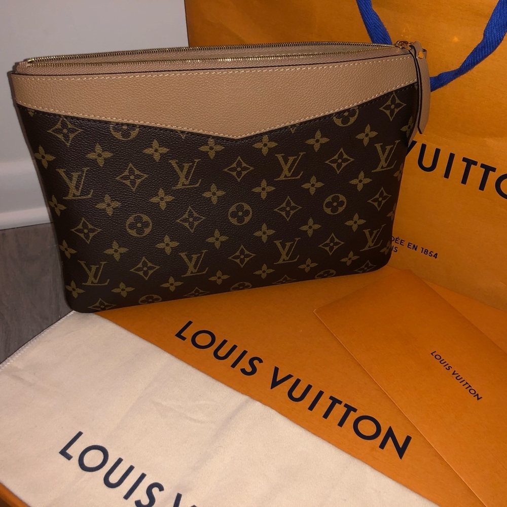 Louis Vuitton Sesame LV Monogram Canvas Daily Leather Clutch Pouch